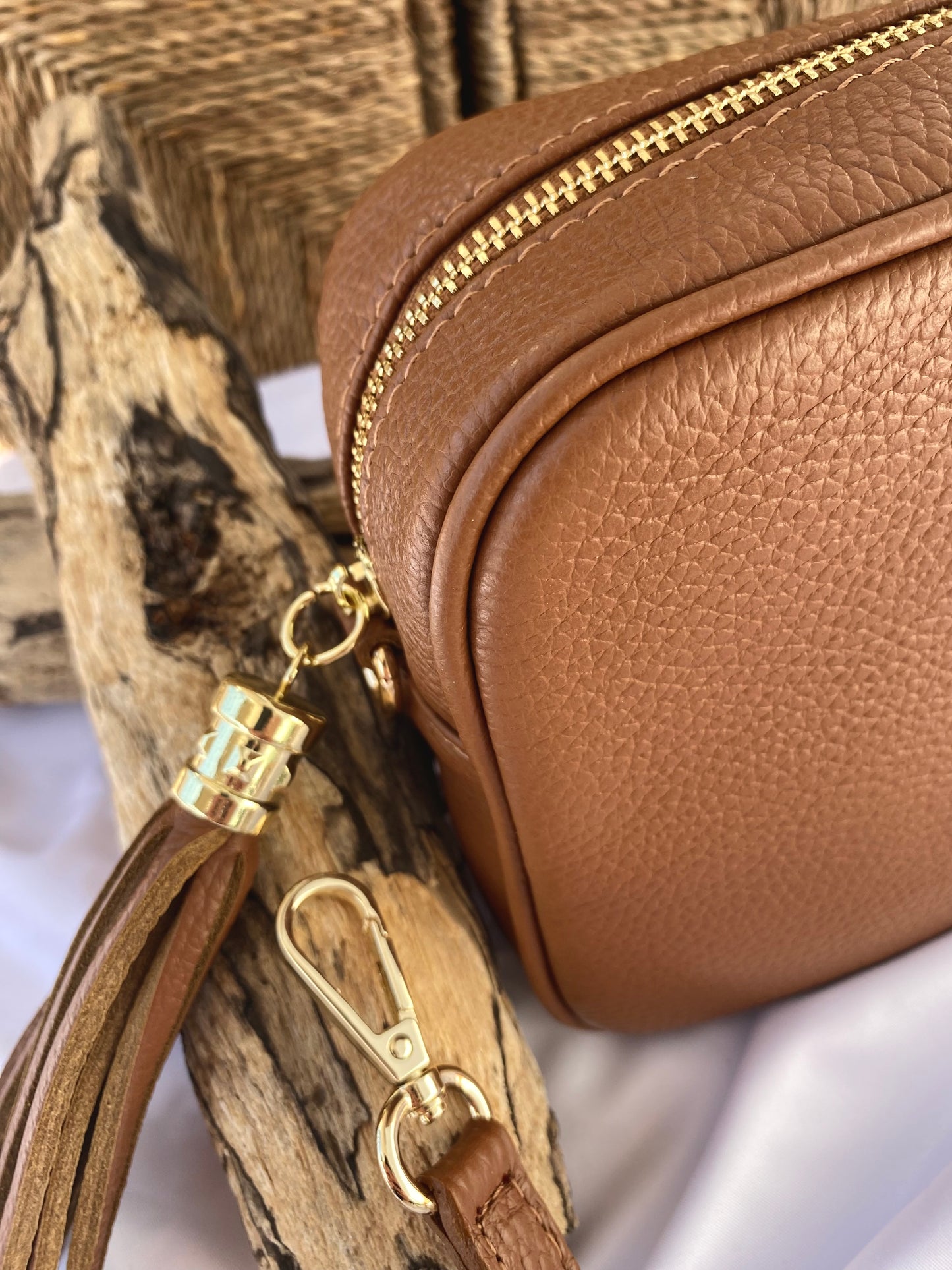 Calix Crossbody Bag Camel
