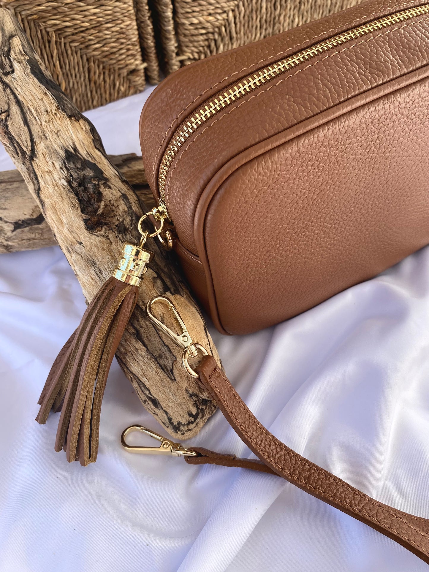 Calix Crossbody Bag Camel