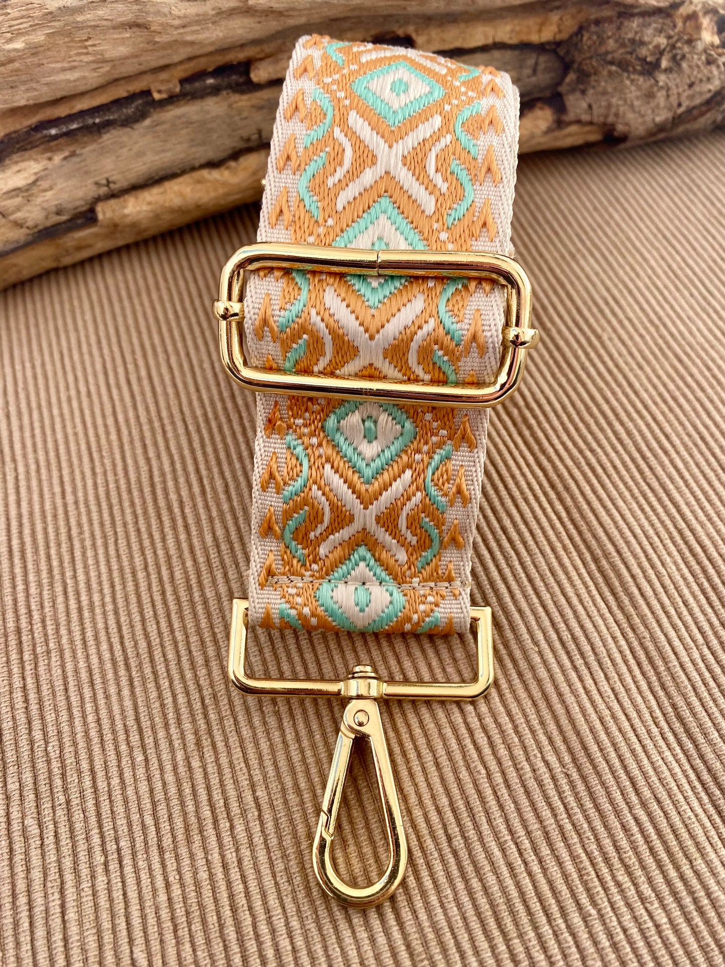 Kahili Camel Strap