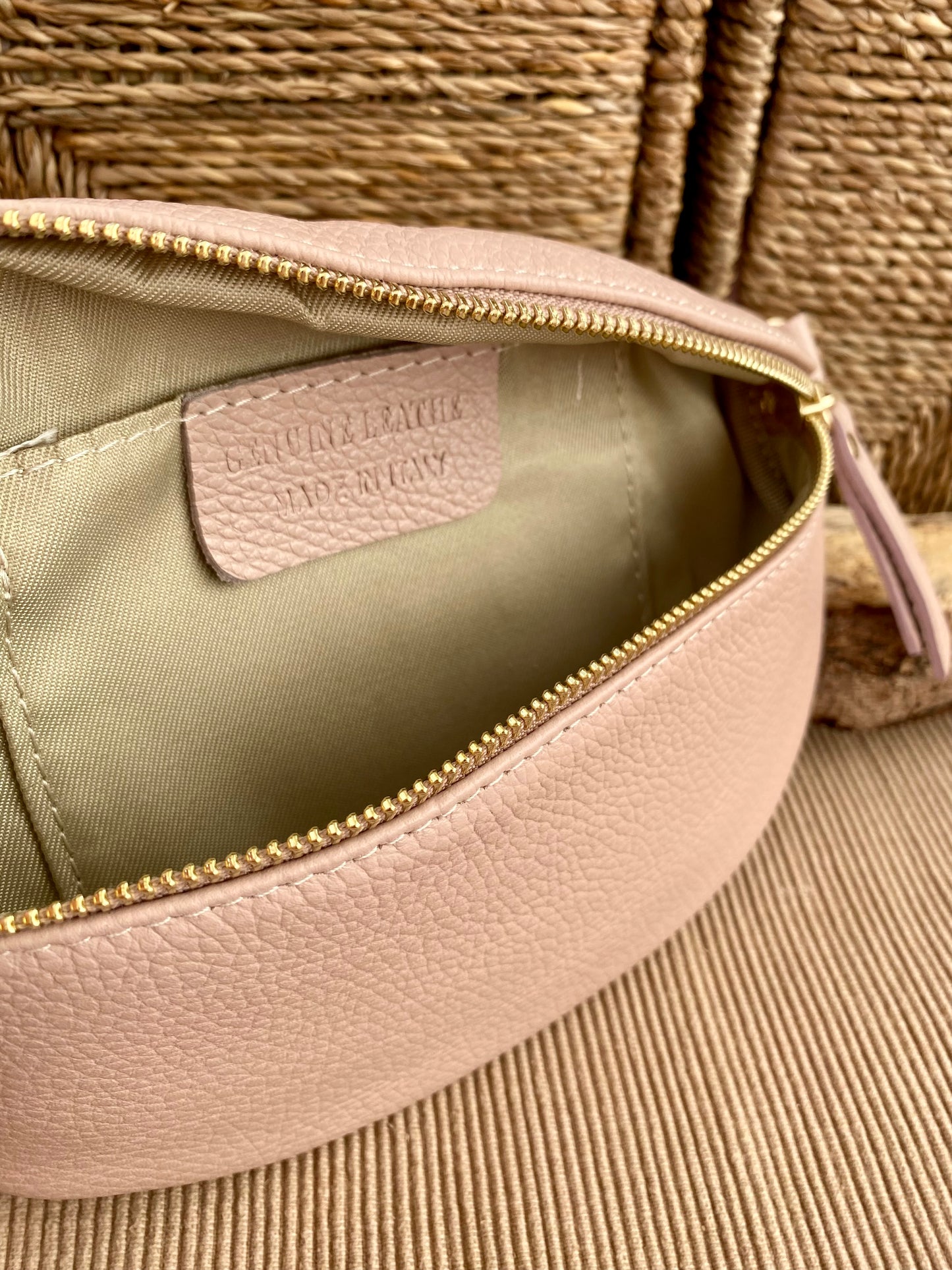 Hanai Salmon Waist Bag