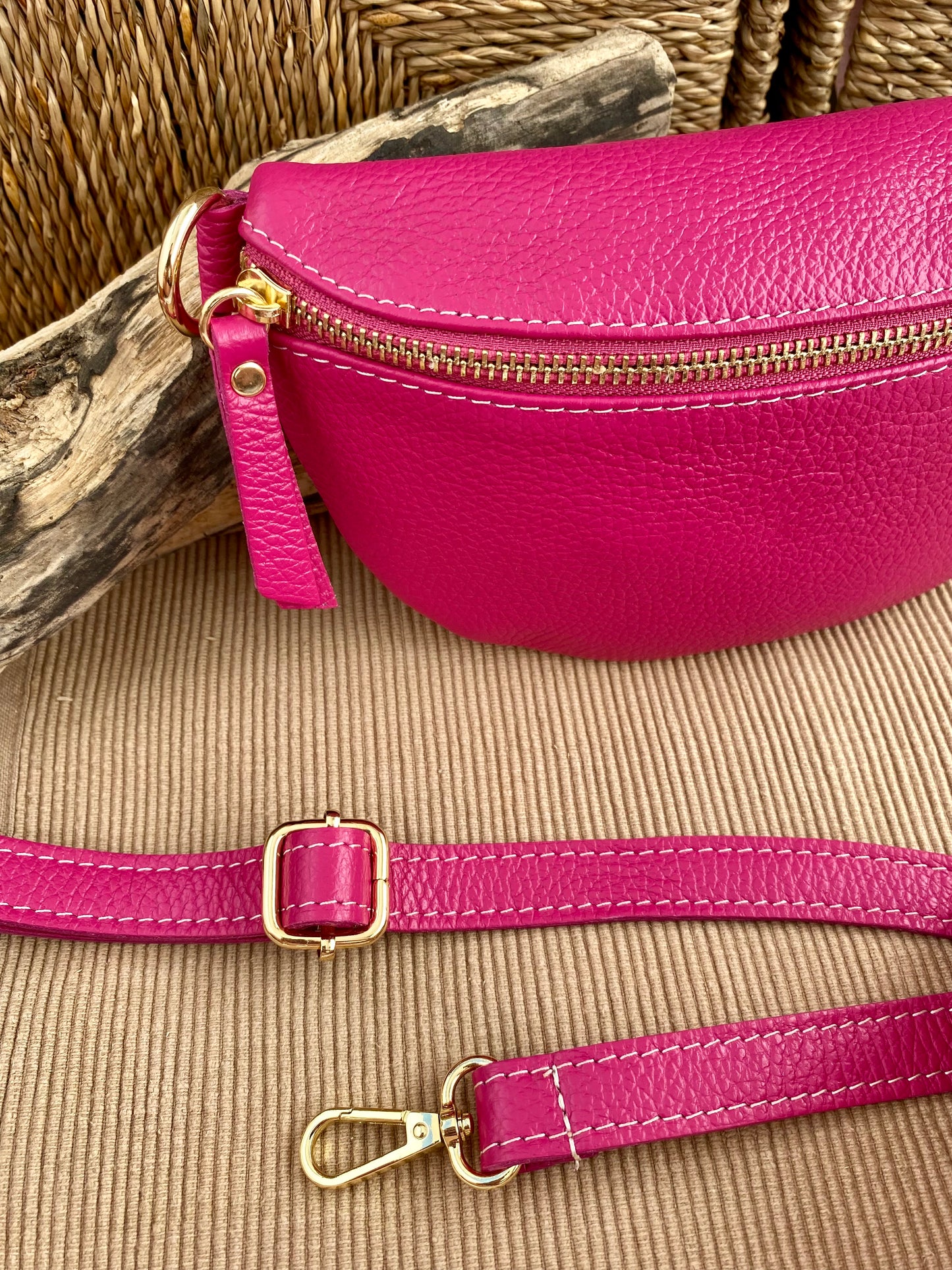 Hanai Sling Bag Magenta