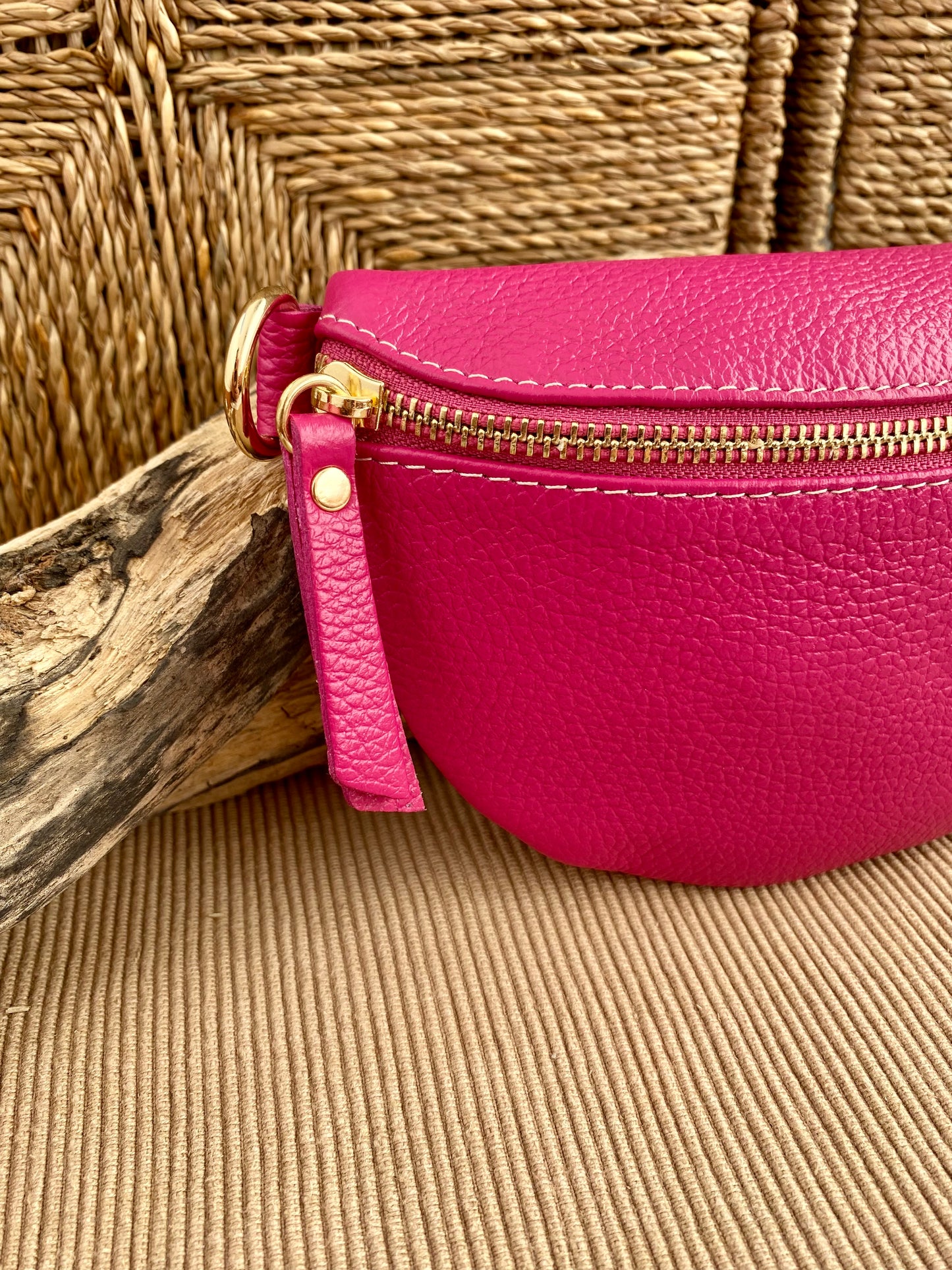 Hanai Sling Bag Magenta