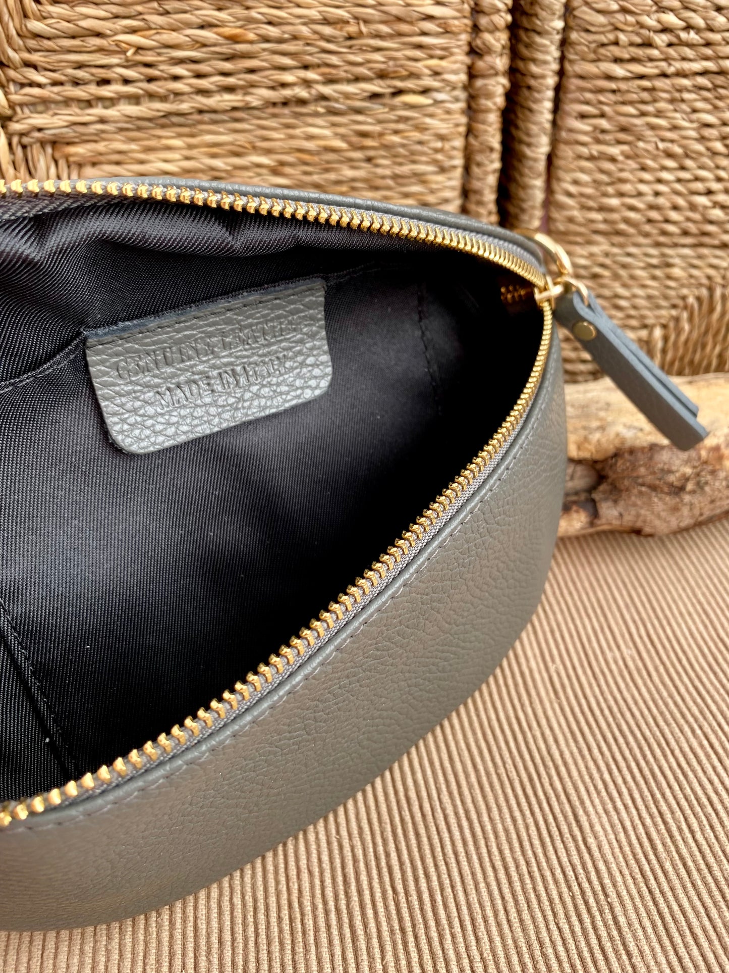 Riñonera Hanai Ceniza