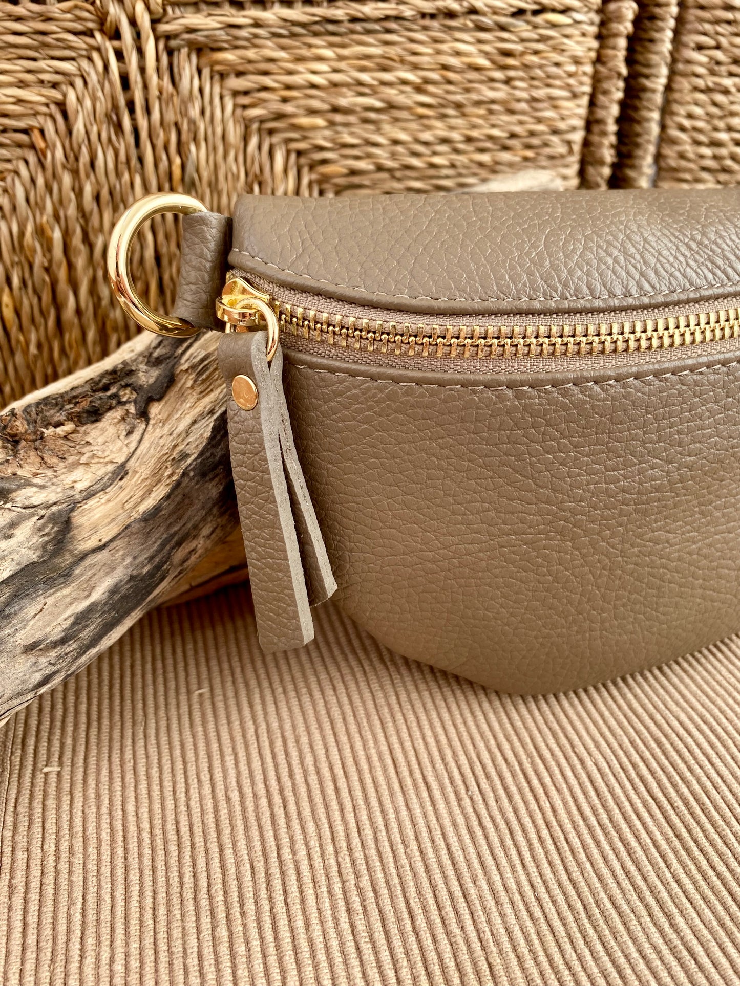 Riñonera Hanai Taupe